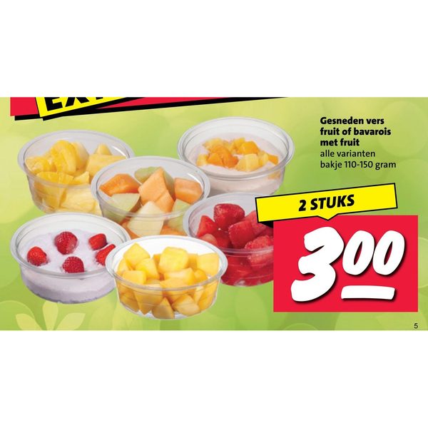 Gesneden vers fruit of bavarois met fruit