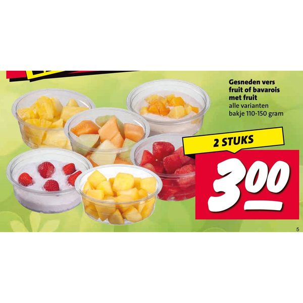 gesneden vers fruit of bavarois met fruit