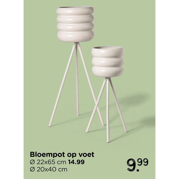 Bloempot op voet